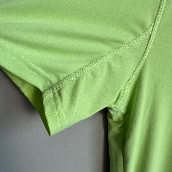 Under Armour ISO-CHILL Men's Active Short Sleeve Fish Hook Logo T-Shirt Green M - Picture 3 of 12